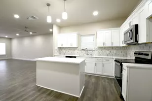 8025 Virgil St, Houston, TX 77088 - Photo 5