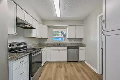 2803 22nd Street, Dickinson, TX 77539 - Photo 9