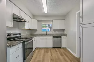 2803 22nd St, Dickinson, TX 77539 - Photo 9