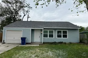 1418 2nd Ave N, Texas City, TX 77590 - Photo 1