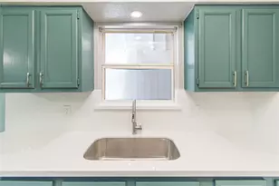 12906 Southspring Dr, Houston, TX 77047 - Photo 7