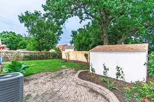 12906 Southspring Dr, Houston, TX 77047 - Photo 19