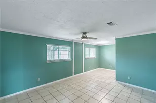 12906 Southspring Dr, Houston, TX 77047 - Photo 9