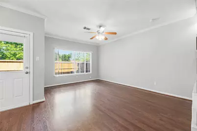 5227 Brinkman Court, Houston, TX 77091 - Photo 5