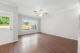 5227 Brinkman Ct, Houston, TX 77091 - Photo 5