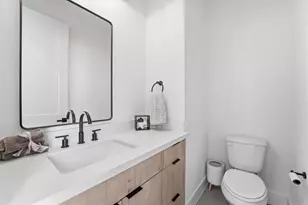 6042 Cebra St, Houston, TX 77091 - Photo 9