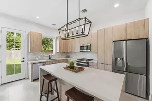 6042 Cebra St, Houston, TX 77091 - Photo 3