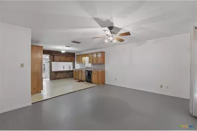 226 Thornton Street, Gonzales, TX 78629 - Photo 5