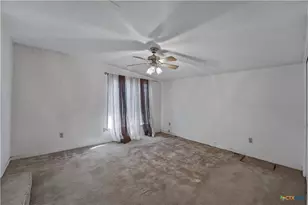 226 Thornton St, Gonzales, TX 78629 - Photo 11