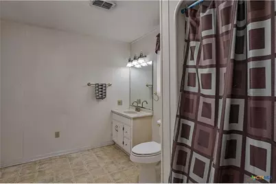 226 Thornton Street, Gonzales, TX 78629 - Photo 7