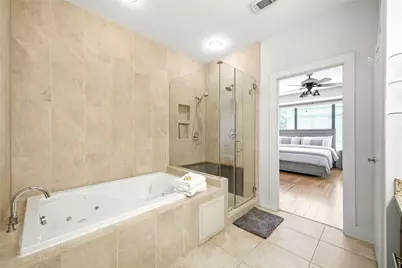 1415 Bonnie Brae Street #E, Houston, TX 77006 - Photo 15