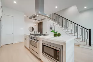 1012 E 26th St, Houston, TX 77009 - Photo 11