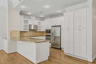 2211 Briarglen Dr, Houston, TX 77027 - Photo 5