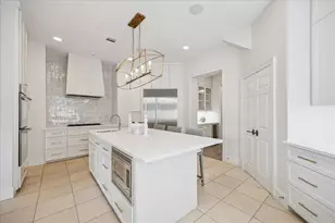 2211 Dunraven Ln, Houston, TX 77019 - Photo 13