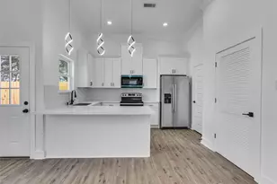 5128 Clover St, Houston, TX 77033 - Photo 9