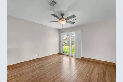 10319 Dunvegan Way, Houston, TX 77013 - Photo 5