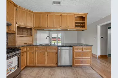 10319 Dunvegan Way, Houston, TX 77013 - Photo 9