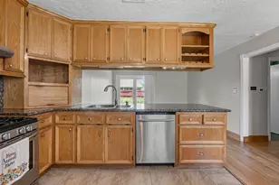 10319 Dunvegan Way, Houston, TX 77013 - Photo 9