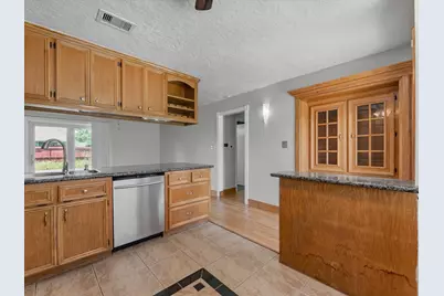 10319 Dunvegan Way, Houston, TX 77013 - Photo 19