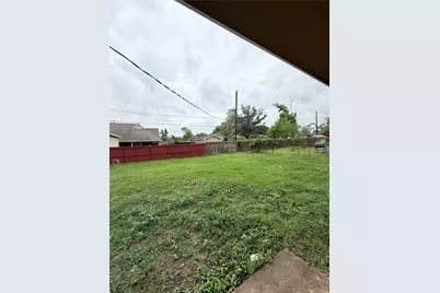 10319 Dunvegan Way, Houston, TX 77013 - Photo 17