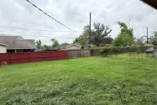 10319 Dunvegan Way, Houston, TX 77013 - Photo 17