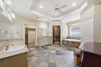 15 Laurelwood Drive, Houston, TX 77058 - Photo 21