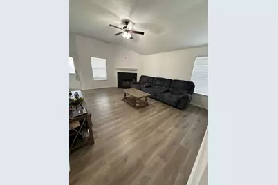 5003 Daymon Court, Hutto, TX 78634 - Photo 9