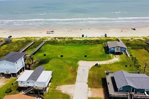 102 Nesmith Pl, Surfside Beach, TX 77541 - Photo 1
