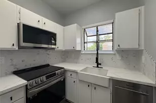 7901 Cambridge St, Houston, TX 77054 - Photo 13