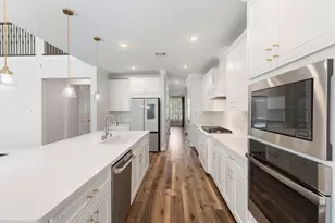 11 Floral Vista Dr, Tomball, TX 77375 - Photo 17