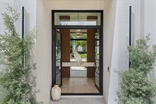 4002 Meadow Lake Ln, Houston, TX 77027 - Photo 3