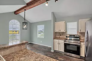 286 Ling St, Bayou Vista, TX 77563 - Photo 9