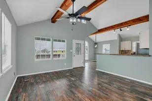 286 Ling St, Bayou Vista, TX 77563 - Photo 7