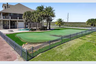1239 Lagoon Drive, Crystal Beach, TX 77650 - Photo 15
