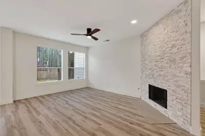 130 S Spinning Wheel Circle, The Woodlands, TX 77382 - Photo 11