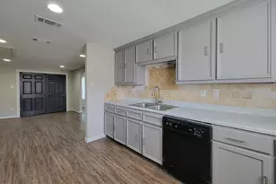 3416 Europa St, Houston, TX 77022 - Photo 11