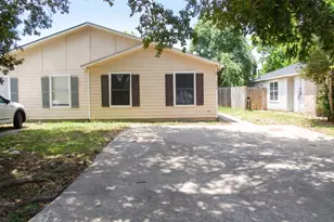 306 Willowick St, Tomball, TX 77375 - Photo 1