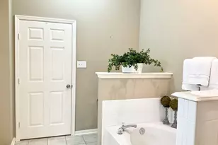 186 N Valley Oaks Cir, The Woodlands, TX 77382 - Photo 21