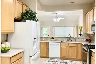 186 N Valley Oaks Cir, The Woodlands, TX 77382 - Photo 5