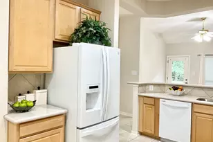 186 N Valley Oaks Cir, The Woodlands, TX 77382 - Photo 13