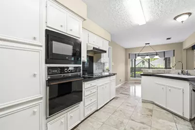 112 Quiet Wind Drive, Conroe, TX 77356 - Photo 7