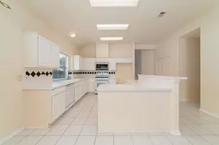 10011 Redoak Pass Ln, Houston, TX 77064 - Photo 11