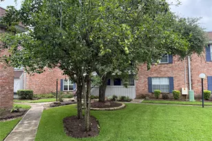 2250 Bering Dr, Houston, TX 77057 - Photo 3