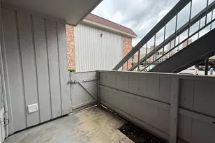 2250 Bering Dr, Houston, TX 77057 - Photo 5
