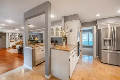 14610 Carolcrest Drive, Houston, TX 77079 - Photo 27