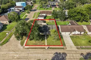 15703 Blackhawk Blvd, Friendswood, TX 77546 - Photo 3