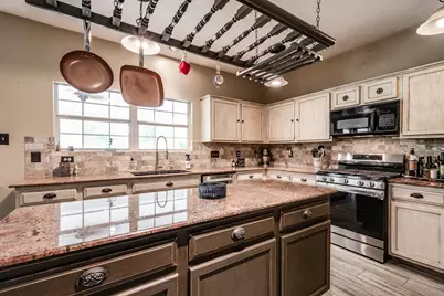 1015 Highlands Woods Drive, Highlands, TX 77562 - Photo 15