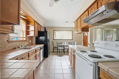 2901 Del Monte Avenue, Bay City, TX 77414 - Photo 7