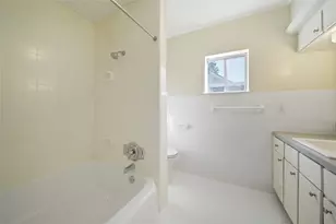 906 Gale St, Houston, TX 77009 - Photo 9