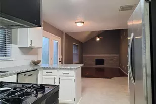 6015 Henniker Dr, Houston, TX 77041 - Photo 7